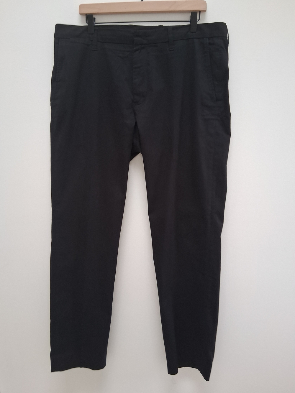 Vince Men's Black Griffith Slim Straight Leg Cotton Pants Size 36 Quiet Luxury